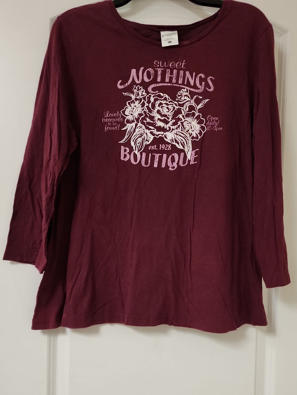 Motherhood Maternity Burgundy Graphic Tee Extra Large XL Sweet Nothings Boutique